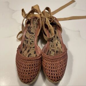 Stylish Woven Women's Shoes in Brown